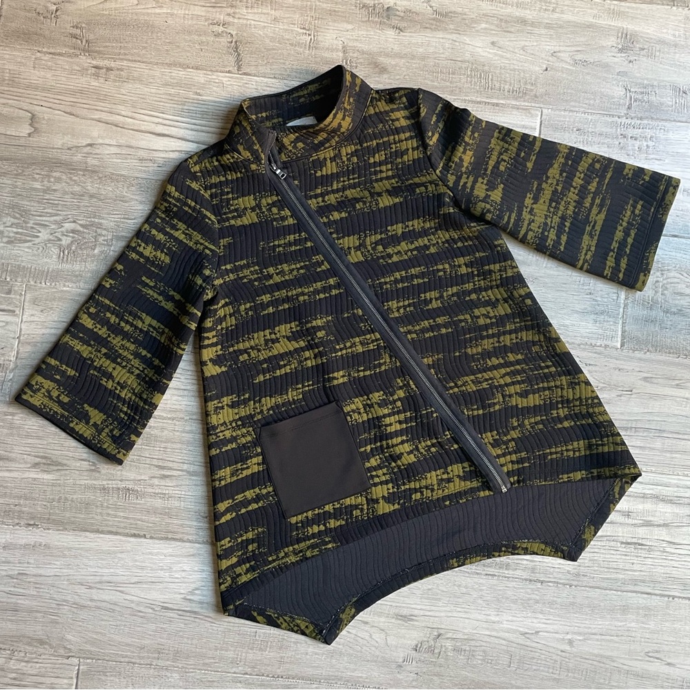 Chalet Et Ceci Asymmetrical Zip Front 3/4 Sleeve Black/Green Abstract Print SZ S